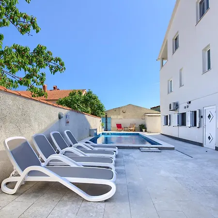 Appartement Durdica - Private Pool Ližnjan